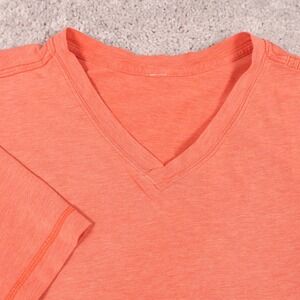 Lululemon Men's V Neck T Shirt‎ Short Sleeve Coral Everyday Casual Top L - Flaw